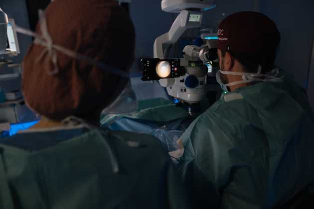 Vitrectomy Surgery being recorded with the optical system MicroREC