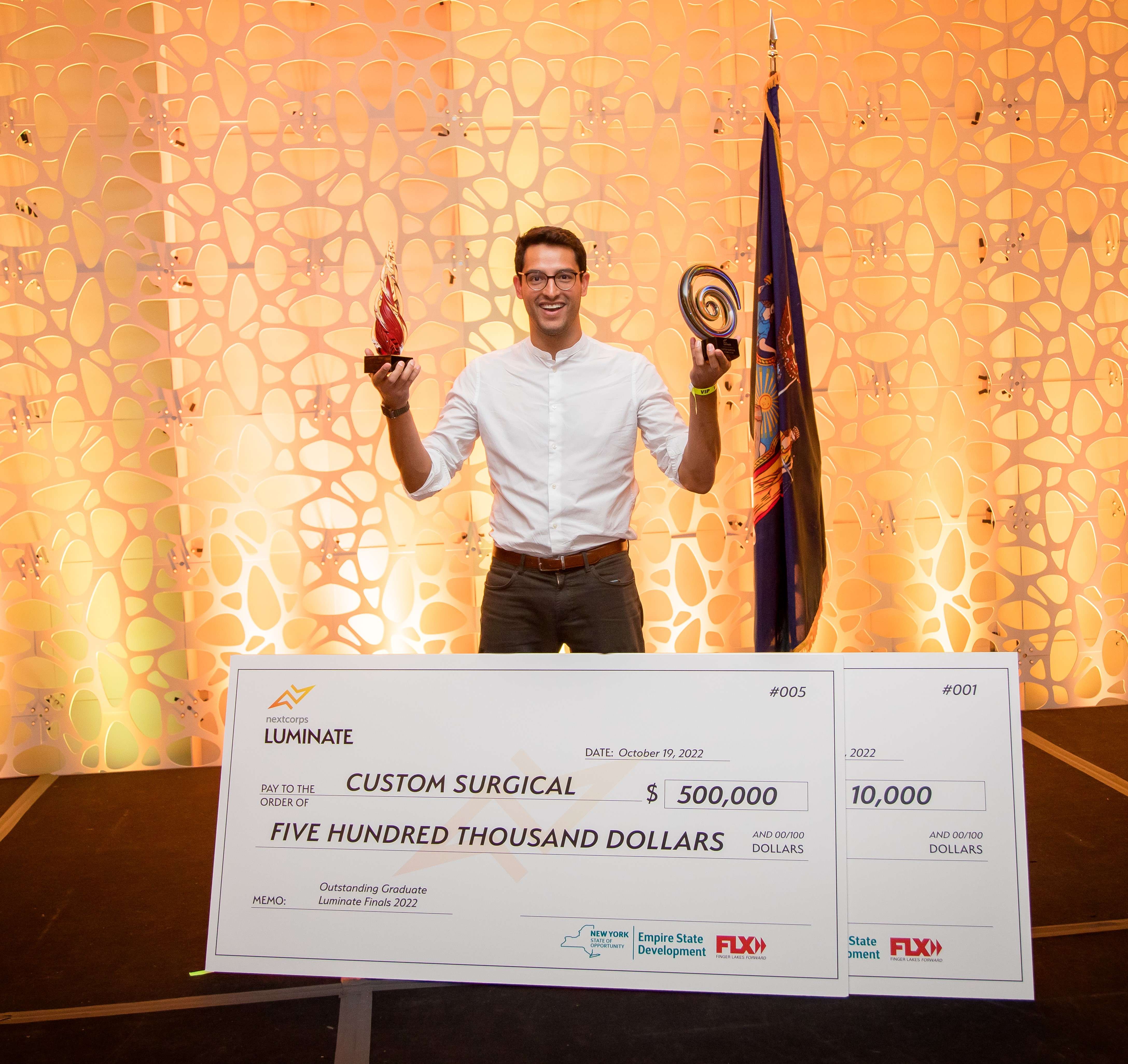 Custom Surgical receives investment from Luminate NY after winning outstanding graduate award