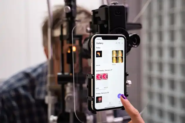 MicroREC Connect interface showing organized patient imaging records